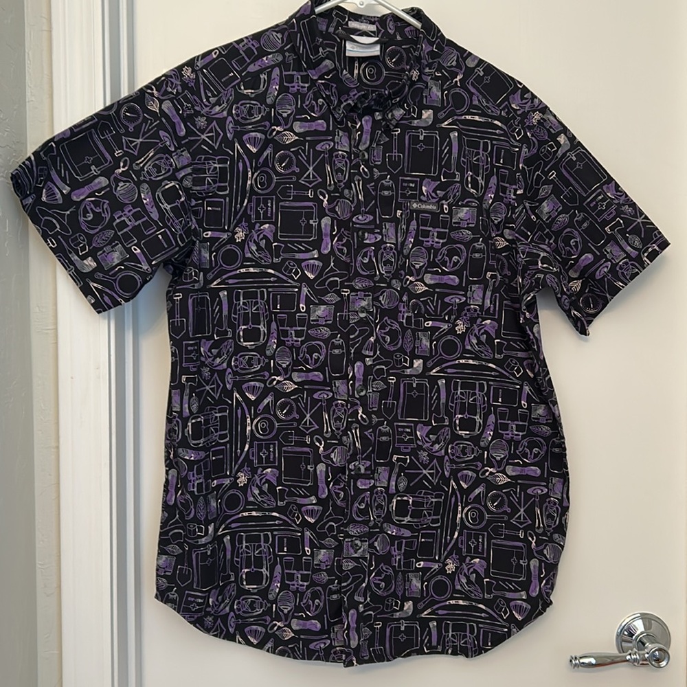 Columbia Camp Supplies Print Men’s Button Down Shirt Size Medium Regular Fit